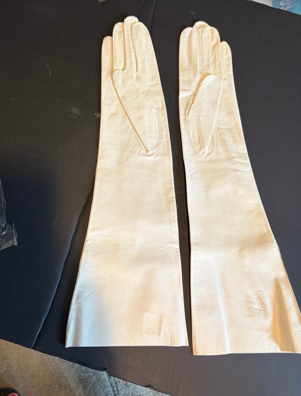 VNTG Made In France For Alexander Ivory Leather Opera Gloves 7 1/2, 16" Evening